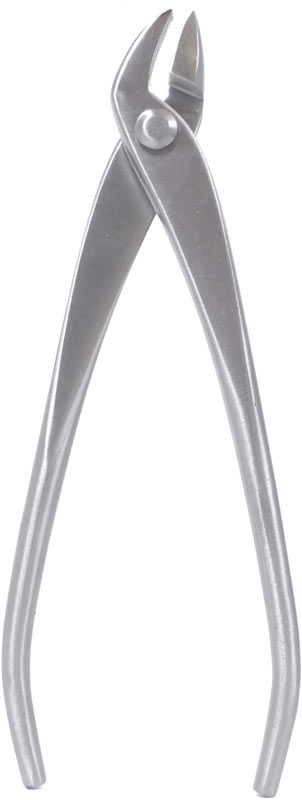 Jin-Zange (175 mm) Mit der Jin-Zange läßt sich sehr gut die Rinde abziehen, um Jin und Shari zu gestalten. Draht kann ebenfalls mit dieser Zange abgewickelt und gebogen werden.
Länge: 175 mm
Gewicht: 121 g
Material: Edelstahl