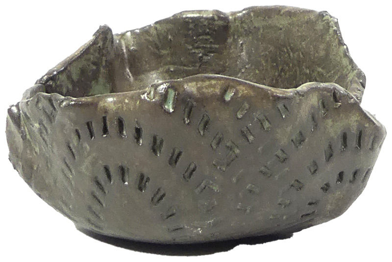 Schale aus Tschechien - ca. 8,5 x 8,5 x 5 cm Handgemachte Bonsaischale aus Tschechien.