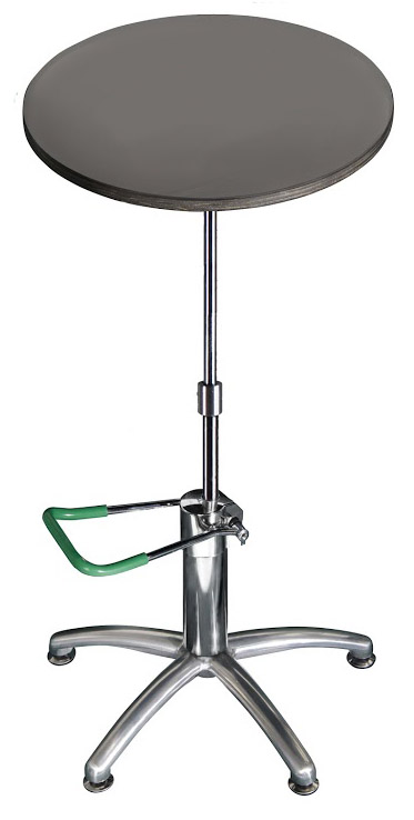 Green-T Plus Arbeitstisch rund Fuktioneller Metallsockel mit verstellbarer Unterstützung auf 5 Punkten und Hebehydraulikpumpe mit Pedalsteuerung:
- Höhenverstellung: Pumpen des Pedals
- Feststellen: Pedal nach oben
- Absenken: Pedal nach unten drücken
Stufenlos höhenverstellbar von c