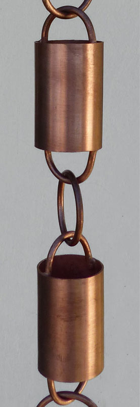 Regenkette (Kupfer) Regenketten (rain chains, kusari-doi) werden in Japan traditionell anstelle von Fallrohren benutzt und verleihen auch Ihrem Garten asiatischen Stil. Diese hochwertige Regenkette besteht aus massivem Kupfer (kein verkupfertes Blech). Ihre 25 Glieder sind e