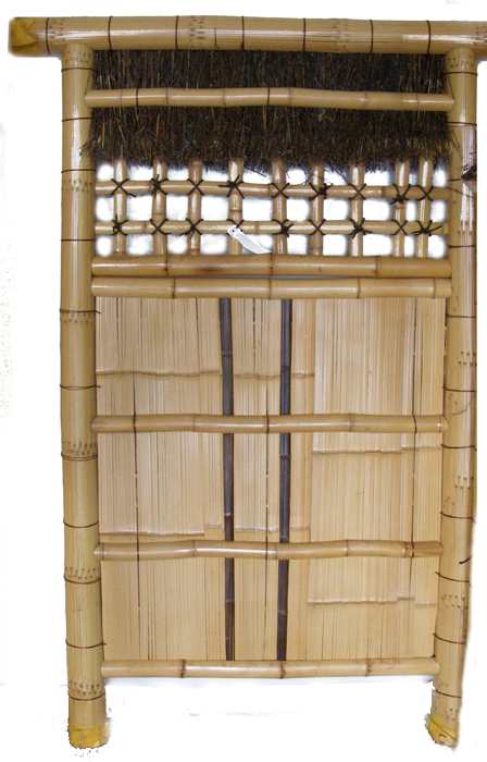 Zaunelement aus Bambusrohren, mit Verzierungen
 
