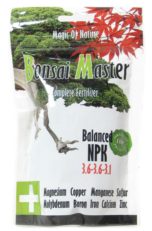 Bonsai Master (100g) Organisches Düngemittel in Pellet-Form, bestehend aus dem Kot der Mehlwurmlarven. 
N3,6% P3,6% K3,1%
 Die Wirksamkeit des Düngemittels wird durch die Struktur des Verdauungstraktes der Insekten erklärt, das im Gegensatz zu Säugetieren und Vögeln mit vie