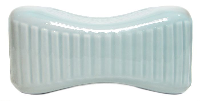 Dieses traditionelle japanische Nackenkissen hält Ihren Kopf auch bei größter Hitze kühl.

 