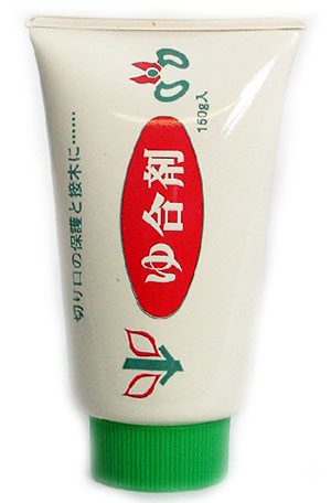 Japanische Wundpaste speziell zum Verschluss von Schnitten im Wurzelbereich. Pflegepaste wird aufgetragen und verschließt nach kurzer Trocknungszeit (ca. 10 Minuten) die Wunden dauerhaft. 
 
Japanisches Produkt, direkt gebrauchsfertig.

Inhalt: 150 g