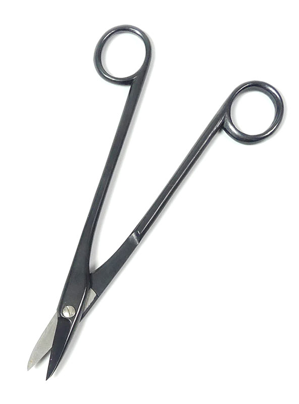 Die Masakuni Scheren speziell für Knospen verletzen durch ihre außergewöhnliche Schärfe und durchdachte Form die Bäume nicht, besonders im empfindlichen Bereich der Knospen. Made in Japan.

Länge: 170 mm
Gewicht: 80 g
Hochwertiger Stahl (S)