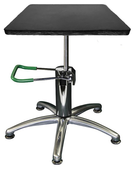 Green-T Basic Arbeitstisch eckig Fuktioneller Metallsockel mit verstellbarer Unterstützung auf 5 Punkten und Hebehydraulikpumpe mit Pedalsteuerung:
- Höhenverstellung: Pumpen des Pedals
- Feststellen: Pedal nach oben
- Absenken: Pedal nach unten drücken
Stufenlos höhenverstellbar von c