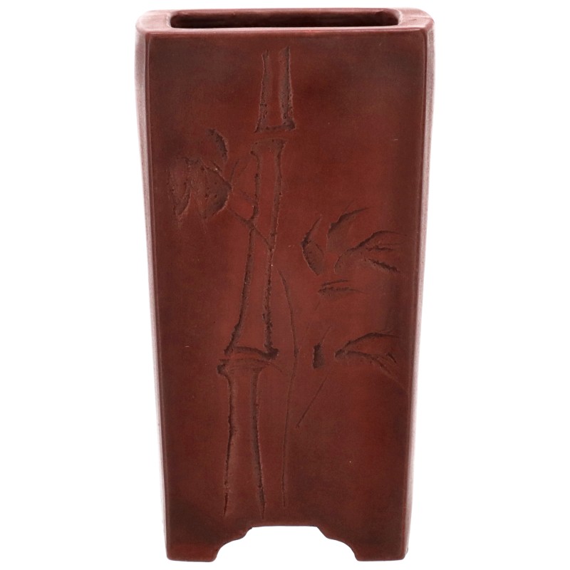 Tokonameschale BIGEI - ca. 7,5 x 7,5 x 13,5 cm Bonsaischale aus der Töpferei BIGEI , aus dem für seine Keramik-Produkte weltberühmten Ort Tokoname.
Die traditionsreichen Töpfereien in Tokoname stellen schon seit Jahrhunderten Schalen für Bonsai her und werden besonders für ihre überragende Ausführung,