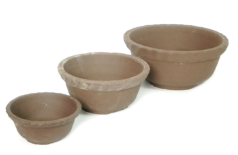 Anzuchtschale, Ton 
Größen: 
14 x 14 x6 cm 
20 x 20 x 9 cm 
26 x 26 x 11,5 cm