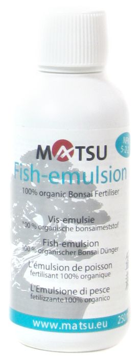 NPK 5-2-2.
Fisch-Emulsion ist ein 100% organischer Flüssigdünger für Zimmer- und Freiland-Bonsai, insbesondere Azaleen.
 
Gebrauch: 
Alle 10 bis 14 Tage vom April bis Sommerende 4 ml Dünger pro Liter Wasser. Vor Gebrauch gut schütteln.